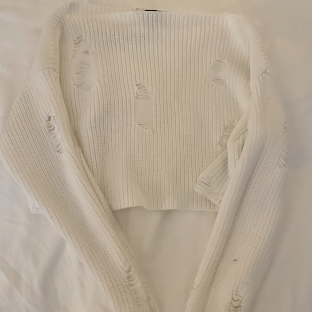 White ripped sweater ✨